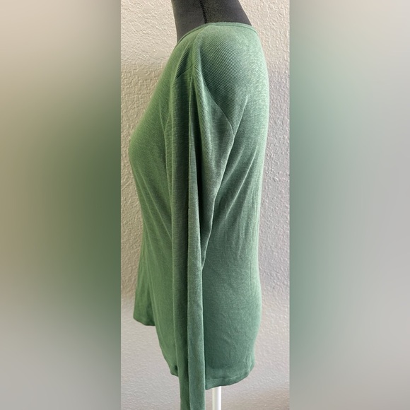 NWT Eddie Bauer Green Henley Top - Size Small - Picture 3 of 8